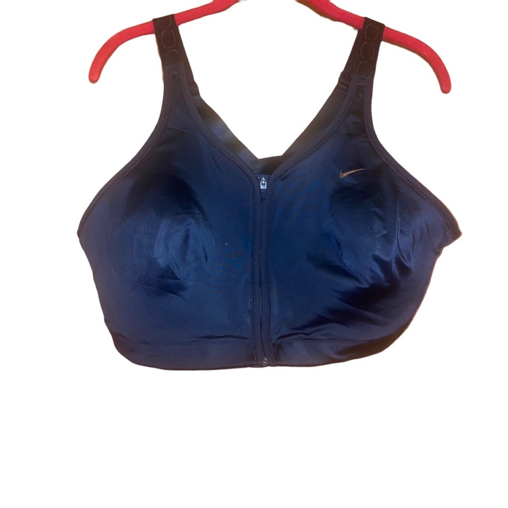 Nike black zip front control sports bra 38D